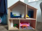 Poppenhuis met ikea meubels, Kinderen en Baby's, Speelgoed | Poppenhuizen, Ophalen, Zo goed als nieuw, Poppenhuis