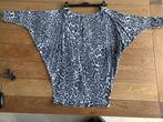 Grijs/zwart panterprint shirt met vleermuismouw, maat 42, Ophalen of Verzenden, Gedragen, Maat 42/44 (L), Zwart
