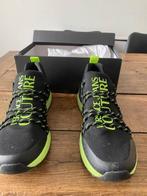 schoenen Versace, Zwart, Nieuw, Ophalen of Verzenden, Sneakers of Gympen