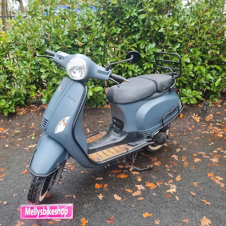 Btc riva luxery euro4  met beugels 8800km engine light brand, Fietsen en Brommers, Brommers | Schadebrommers, Overige merken, Maximaal 45 km/u