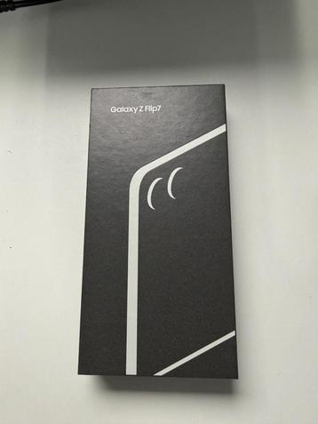 Samsung galaxy Z flip 7 256gb nieuw geseald met garantie beschikbaar voor biedingen