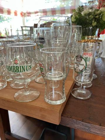 Te koop ~ 73 bierglazen en 3 bierpullen beschikbaar voor biedingen