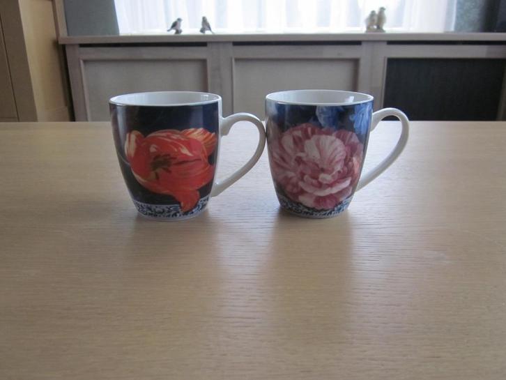 Heinen delfsblauw creating new traditions 2 mokken D8cm H8,5, Huis en Inrichting, Keuken | Servies, Zo goed als nieuw, Overige typen