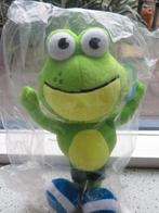 Groen velours kikker  met blauwe sportschoenen van Keq, Ophalen of Verzenden