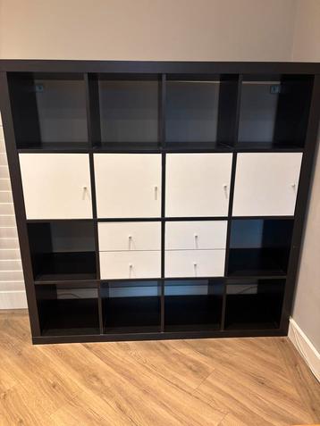 IKEA Kallax kast - zwart/bruin - 147x147x39 cm beschikbaar voor biedingen