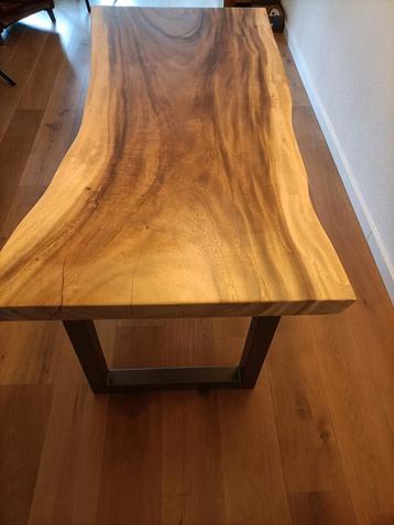 Massieve Suar Boomstam eettafel  beschikbaar voor biedingen