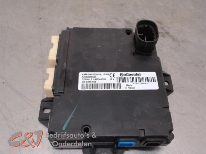 Centrale Deurvergrendelings Module van een Renault Trafic, Auto-onderdelen, Overige Auto-onderdelen, Renault, Gebruikt, 3 maanden garantie