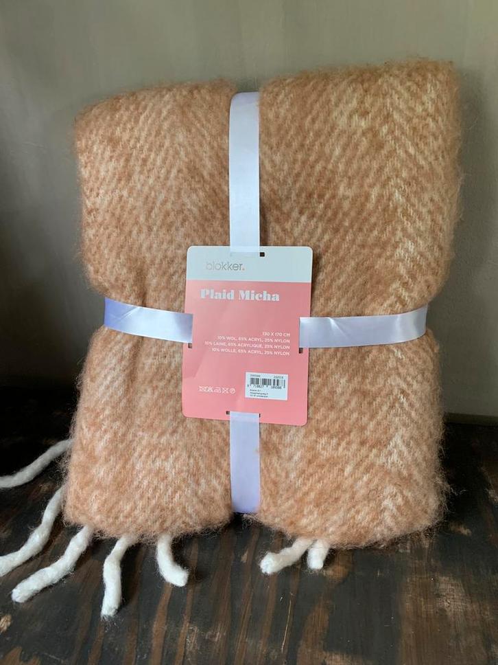 Nieuw plaid roestbruin/oranje, Huis en Inrichting, Woonaccessoires | Plaids en Woondekens, Nieuw, Ophalen of Verzenden