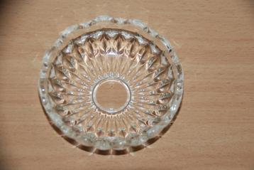 Schaaltje glazen.                    Retro.   beschikbaar voor biedingen