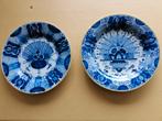 2 antieke pauwen borden gemerkt Delfts aardewerk, Antiek en Kunst, Ophalen of Verzenden