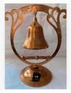 Oosterse koperen bel 22 cm, hangt in standaard met slaghout, Ophalen of Verzenden