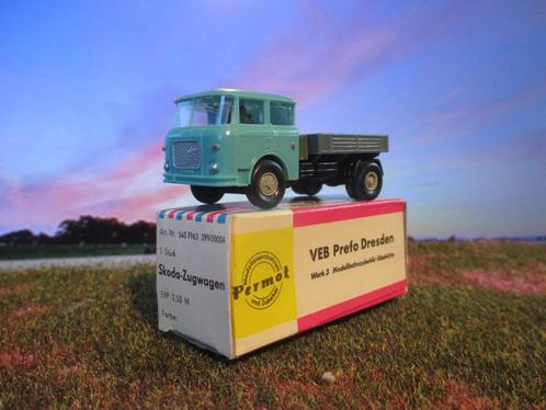 1976 Skoda 706 RTTN trekker / korte bakwagen /Zugwagen blauw, Hobby en Vrije tijd, Modelauto's | 1:87, Nieuw, Bus of Vrachtwagen