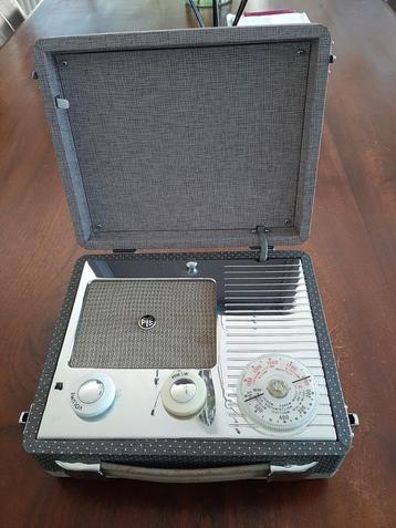Vintage PYE Draagbare Radio - Jaren 50 beschikbaar voor biedingen