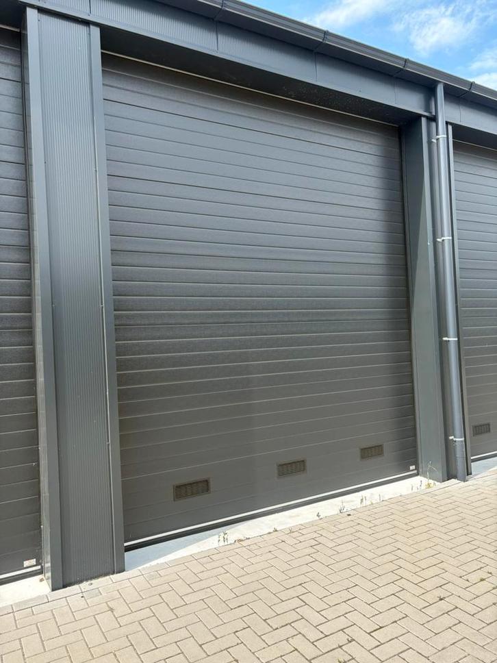 Overhead deur roldeur 3500x4010 zgan 1 jaar oud !!, Doe-het-zelf en Verbouw, Deuren en Horren, Zo goed als nieuw, Binnendeur, 200 tot 215 cm