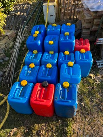 15 jerrycans 20 liter p.s beschikbaar voor biedingen