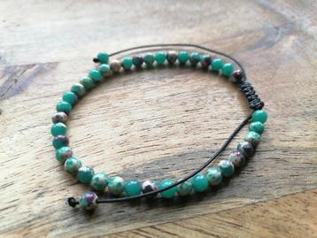 Nieuw handgemaakt armbandje met agalmatoliet kralen 4mme beschikbaar voor biedingen