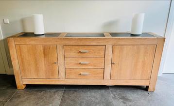Massief eiken dressoir met natuursteen (220x50x84) beschikbaar voor biedingen
