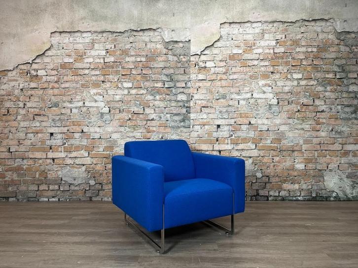 Artifort Mare bij TheReSales, Huis en Inrichting, Fauteuils, Zo goed als nieuw, Metaal, Stof, 75 tot 100 cm, 75 tot 100 cm, Ophalen of Verzenden