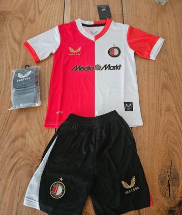 Feyenoord nieuwste Thuissetje kindersetje beschikbaar voor biedingen