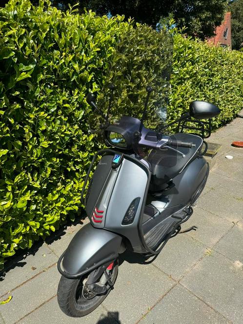 Vespa Sprint, Fietsen en Brommers, Scooters | Vespa, Zo goed als nieuw, Maximaal 25 km/u, Benzine, Ophalen