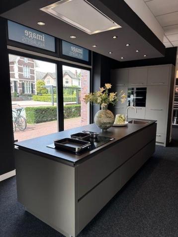 Showroom keuken voor maar €16.300,- beschikbaar voor biedingen