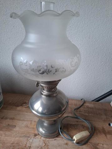 Tinnen lamp, in nieuwstaat. beschikbaar voor biedingen