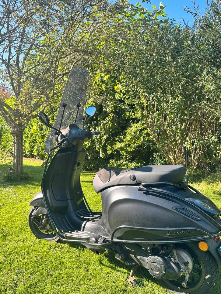 VESPA SPRINT NOTTE FULL OPTION, Fietsen en Brommers, Scooters | Vespa, Zo goed als nieuw, Vespa S, Maximaal 25 km/u, Benzine, Ophalen
