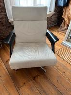 Wit Leren fauteuil met zwart eiken armleuningen De Kaap, Huis en Inrichting, Fauteuils, Ophalen, Gebruikt, Leer
