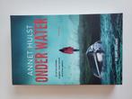 Annet Hulst - Onder water De Crime Compagnie, Ophalen of Verzenden, Zo goed als nieuw, Annet Hulst, Nederland