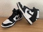 Nike dunk high maat 36,5, Gedragen, Ophalen of Verzenden, Sneakers of Gympen, Zwart