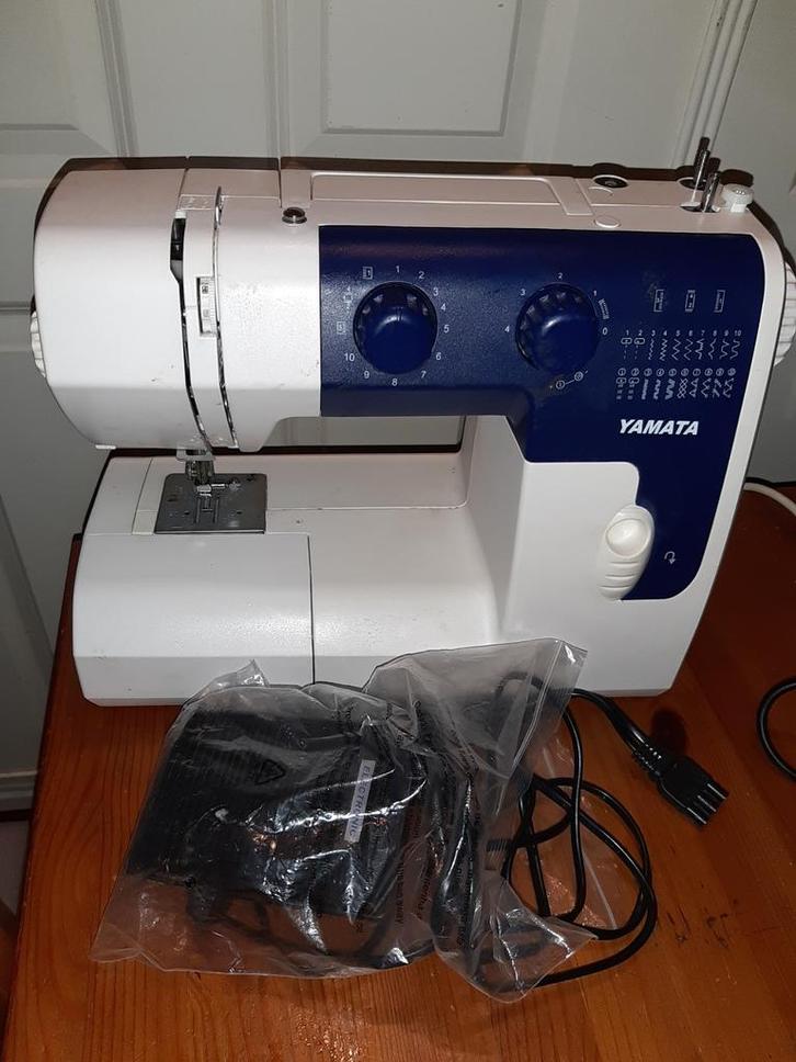 Complete,goedwerkende Yamata Naaimachine met voetpedaal., Antiek en Kunst, Antiek | Naaimachines, Ophalen