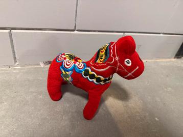 Pluche Dala Zweeds paard paardje 20 cm hoog beschikbaar voor biedingen