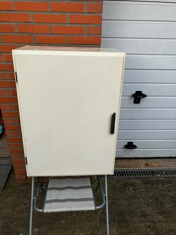 Bruynzeel keukenkastje (Piet Zwart, jaren ‘50) beschikbaar voor biedingen