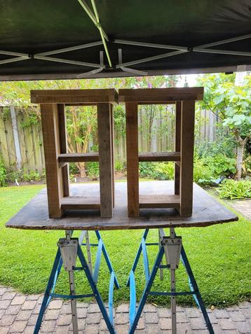 Nachtkastjes steigerhout 2 beschikbaar voor biedingen