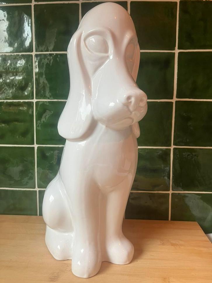 Jema Holland keramiek / aardewerk beeld hangoor hond Basset, Verzamelen, Beelden en Beeldjes, Zo goed als nieuw, Dier, Ophalen of Verzenden