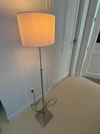 Mooie staande vloerlamp geborsteld RVS in hoogte verstelbaar, Huis en Inrichting, Lampen | Vloerlampen, Ophalen, Gebruikt, Metaal