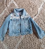 Spijkerjasje maat 110 - Meisje, Overige typen, Zo goed als nieuw, YD, Verzenden