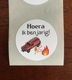 15 stickers hoera ik ben jarig brandweer auto, Nieuw, Versiering, Ophalen of Verzenden, Verjaardag