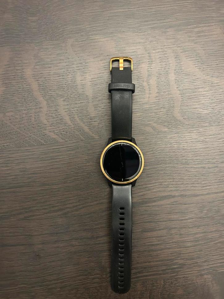 Garmin Venu Gold 43mm - Lichte Kras, Goede Batterij, Sieraden, Tassen en Uiterlijk, Smartwatches, Gebruikt, Zwart, Afstand, Waterdicht