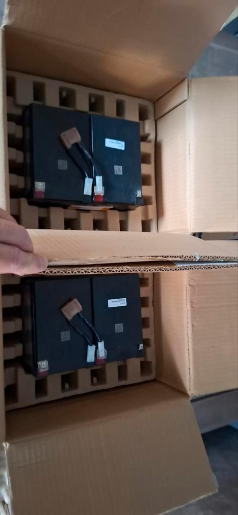 2x APC RBC6 Vervangingsbatterij, Computers en Software, Accu's en Batterijen, Nieuw, Ophalen
