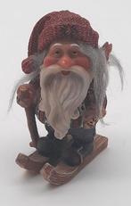 Vintage Noorse Nord Suvenir beeldje Kabouter op skies, Ophalen of Verzenden, Gebruikt, Fantasy