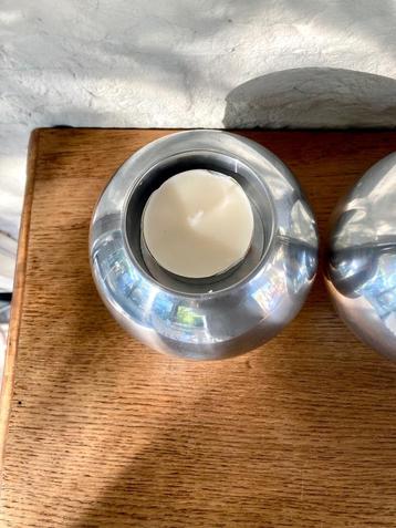 Ikea Nässjö: 4 aluminium bolkandelaars. Ontw: E. Johansson. beschikbaar voor biedingen