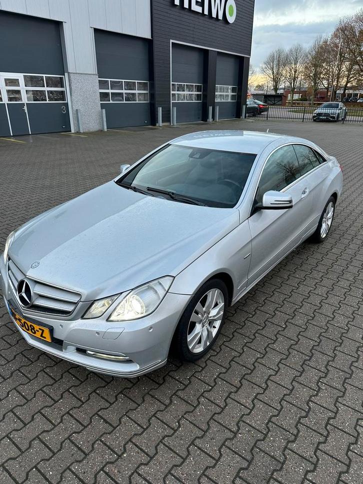 Mercedes-Benz E-Klasse E200cgi Coupe W212 Aut7 2011 Grijs, Auto's, Mercedes-Benz, Particulier, E-Klasse, Benzine, B, Coupé, Automaat