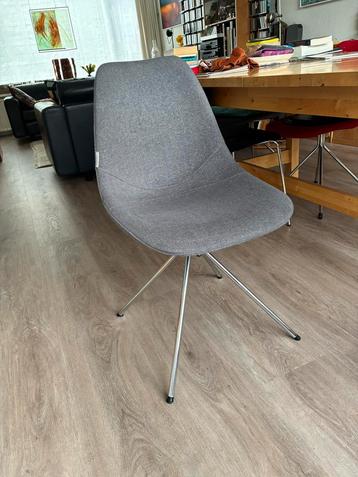 Zuiver Fourteen Stoelen - Grijs - Set van 2 beschikbaar voor biedingen