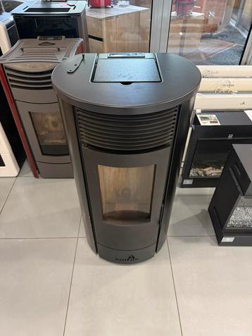 Pelletkachel 10kW - Gebruikt beschikbaar voor biedingen