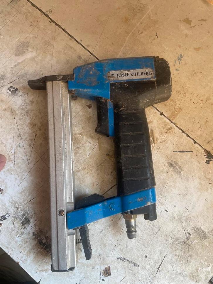 Pneumatische tacker – Josef Kihlberg JK670 nietpistool, Doe-het-zelf en Verbouw, Gereedschap | Handgereedschap, Gebruikt, Ophalen