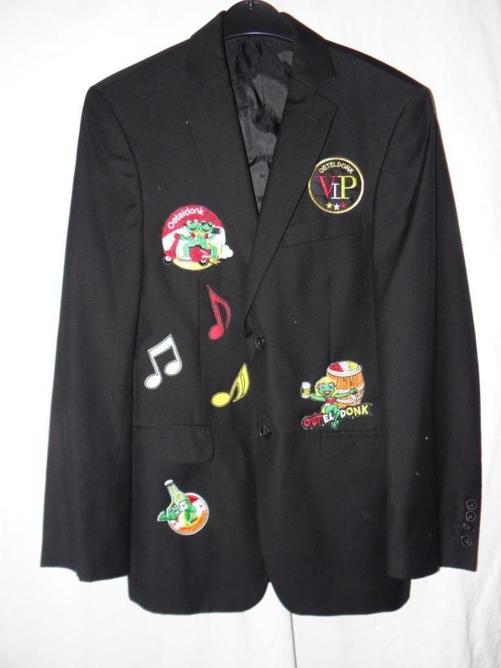 Leuk zwart OETELDONK/DEN BOSCH jas met emblemen (7), Kleding | Heren, Carnavalskleding en Feestkleding, Zo goed als nieuw, Kleding