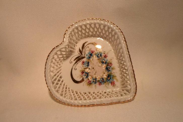 Cluj Napoca Schaaltje Hartje, Antiek en Kunst, Antiek | Porselein, Ophalen of Verzenden