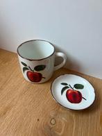 Vintage Kop en Schotel met Appel Design H&M Home, Huis en Inrichting, Ophalen of Verzenden, Zo goed als nieuw, Overige stijlen