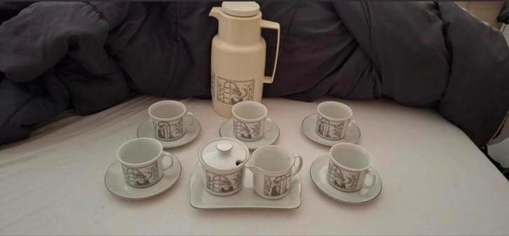 Douwe Egberts Koffieservies - Compleet, Huis en Inrichting, Keuken | Servies, Gebruikt, Compleet servies, Overige stijlen, Porselein